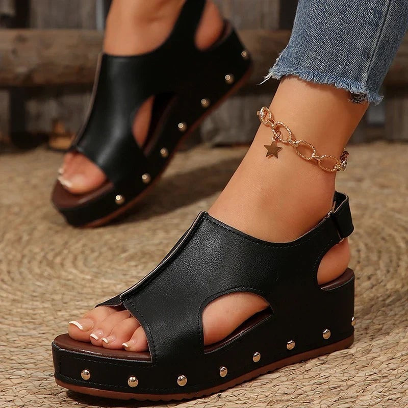 Pia studded platform sandals - Black