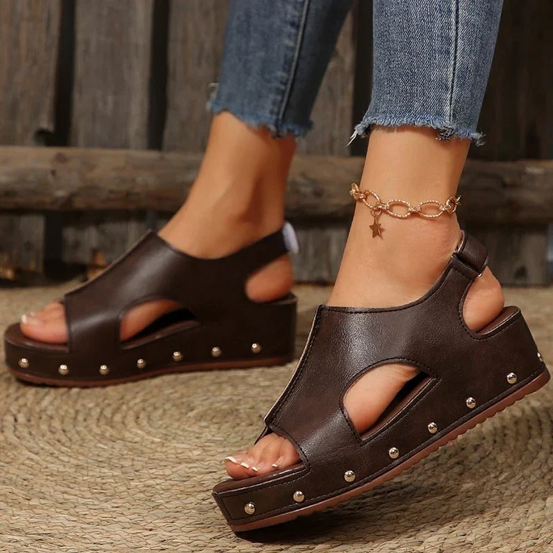 Pia studded platform sandals - Brown